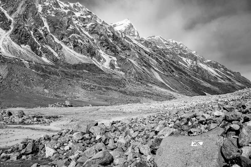 Moraines left behind by Gangotri following its recession during the period 1935-1966 in Uttarkashi district, Uttarakhand